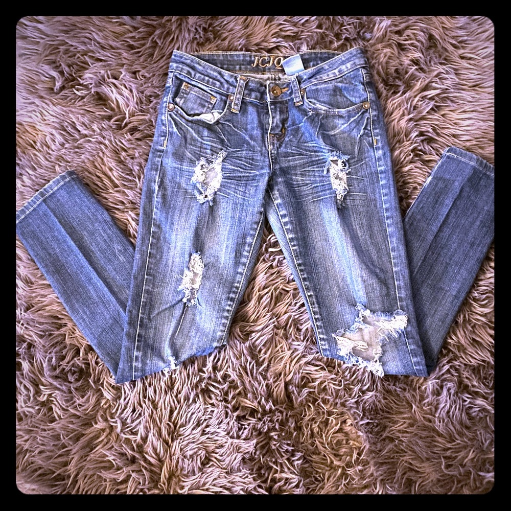 JCJQ DISTRESSED JEANS